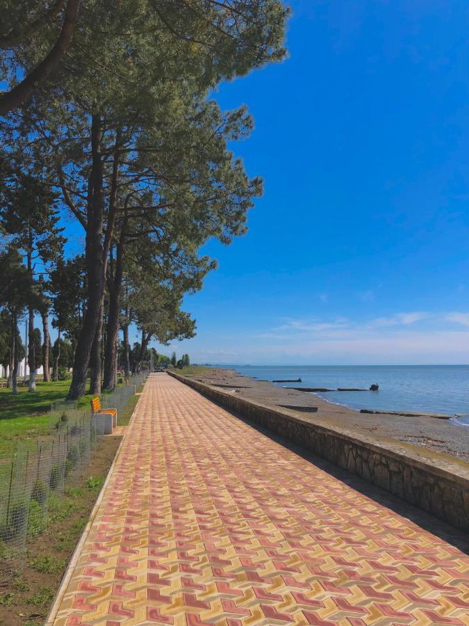 Чёрное Море Ochamchira Exterior foto